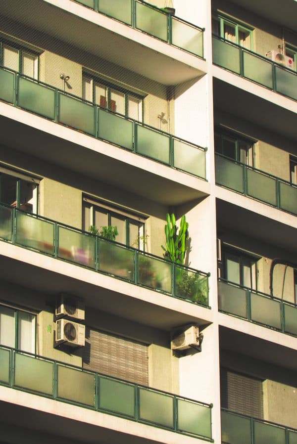 Lưới an toàn lắp đặt tại chung cư cao tầng